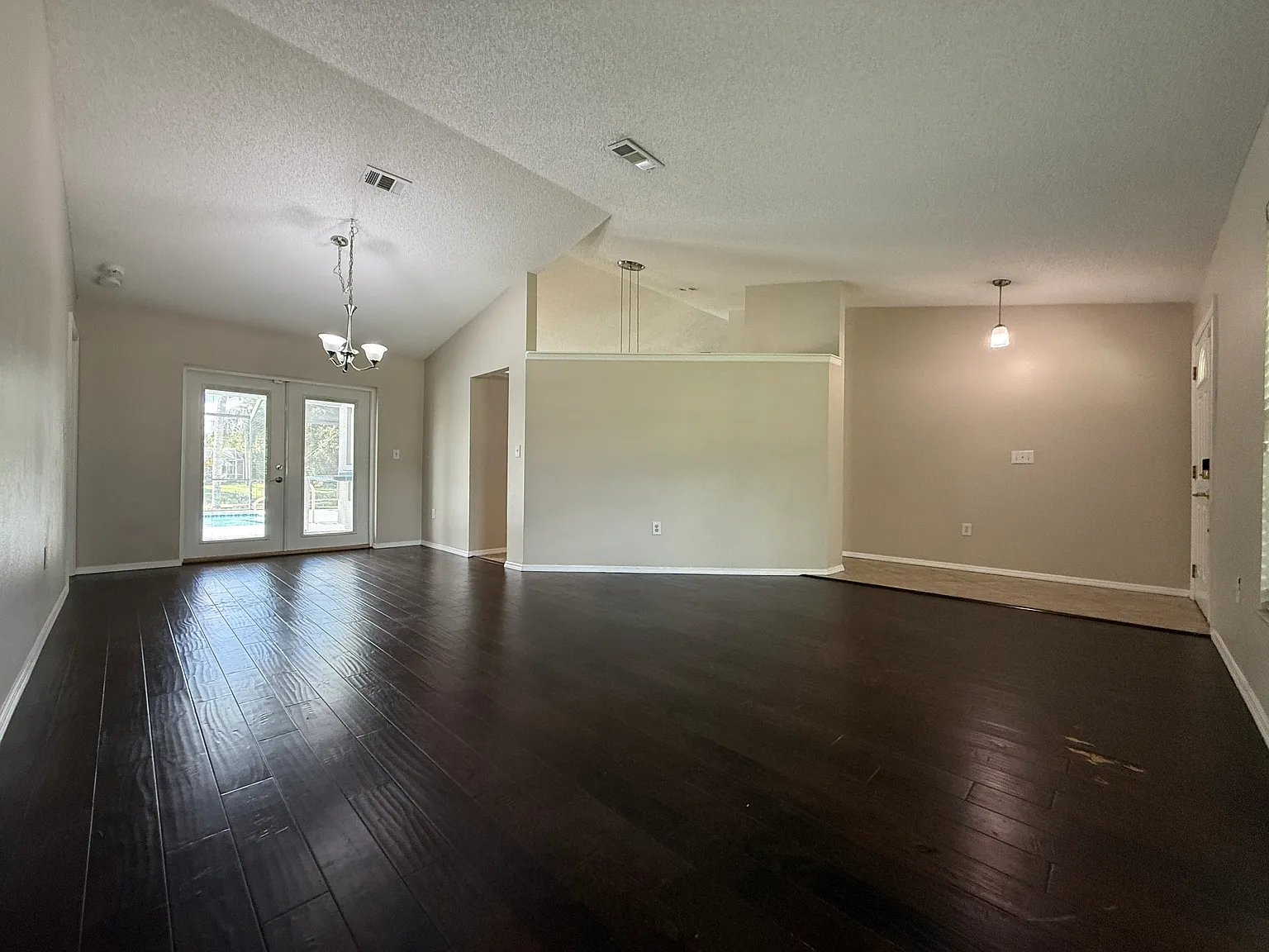 3 bed, 1771 sqft, $3,200 — Photo 3
