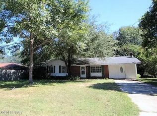 557 Davis St, Chipley, FL 32428