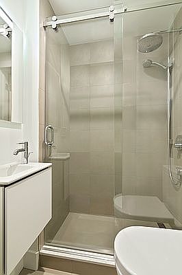 5th image of 225 W 23rd St APT 1Q