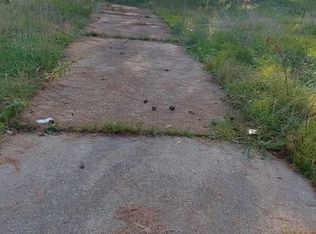 811 Hemingway Rd, Stone Mountain, GA 30088