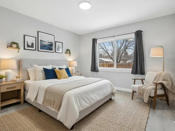 10047 154th St NW, Edmonton, AB T5P 2H1