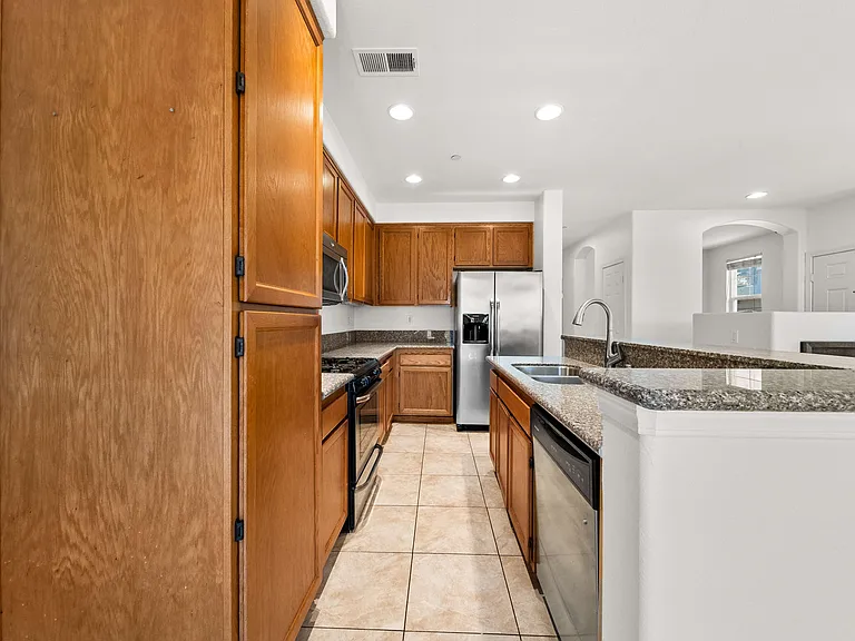 812 Mahogany St — Photo 12