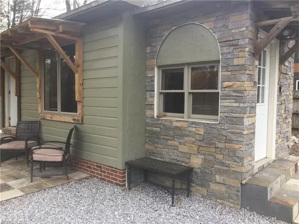 1749 Haywood Rd, Hendersonville, NC 28792
