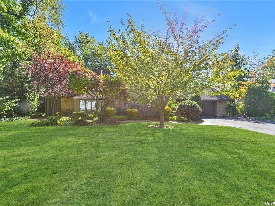 1st image of 92 Barnyard Ln