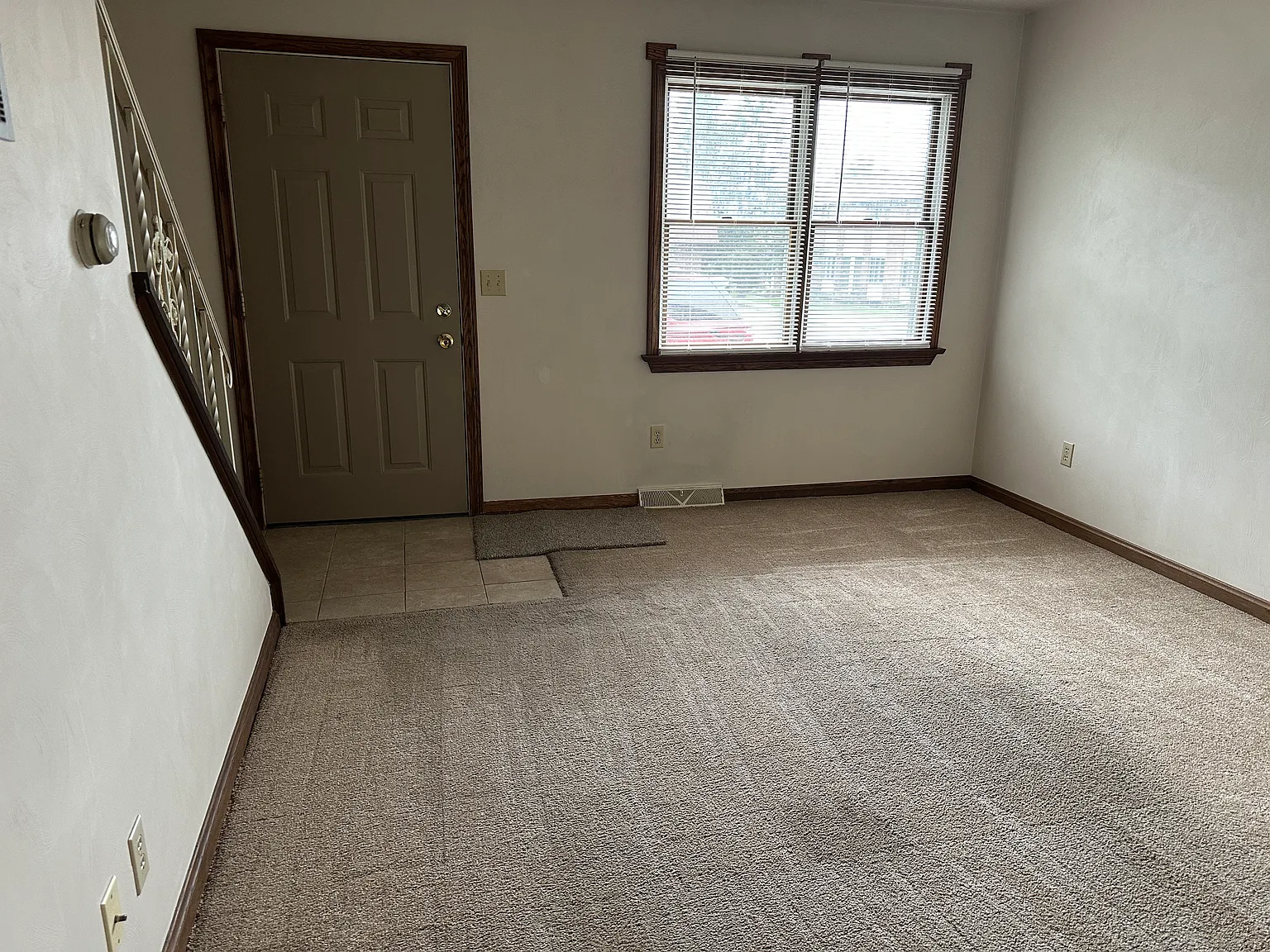2 bed, 1.5 bath, 1050 sqft, $1,250 — Photo 2