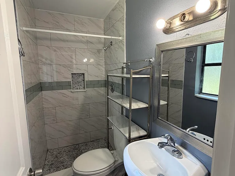 5415 Lori Dr S — Photo 13