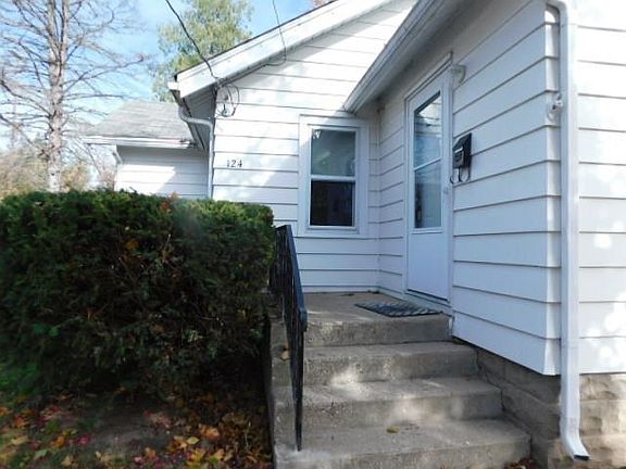 3rd image of 124 Grand Blvd