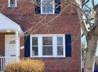 423 S Veitch St, Arlington, VA 22204