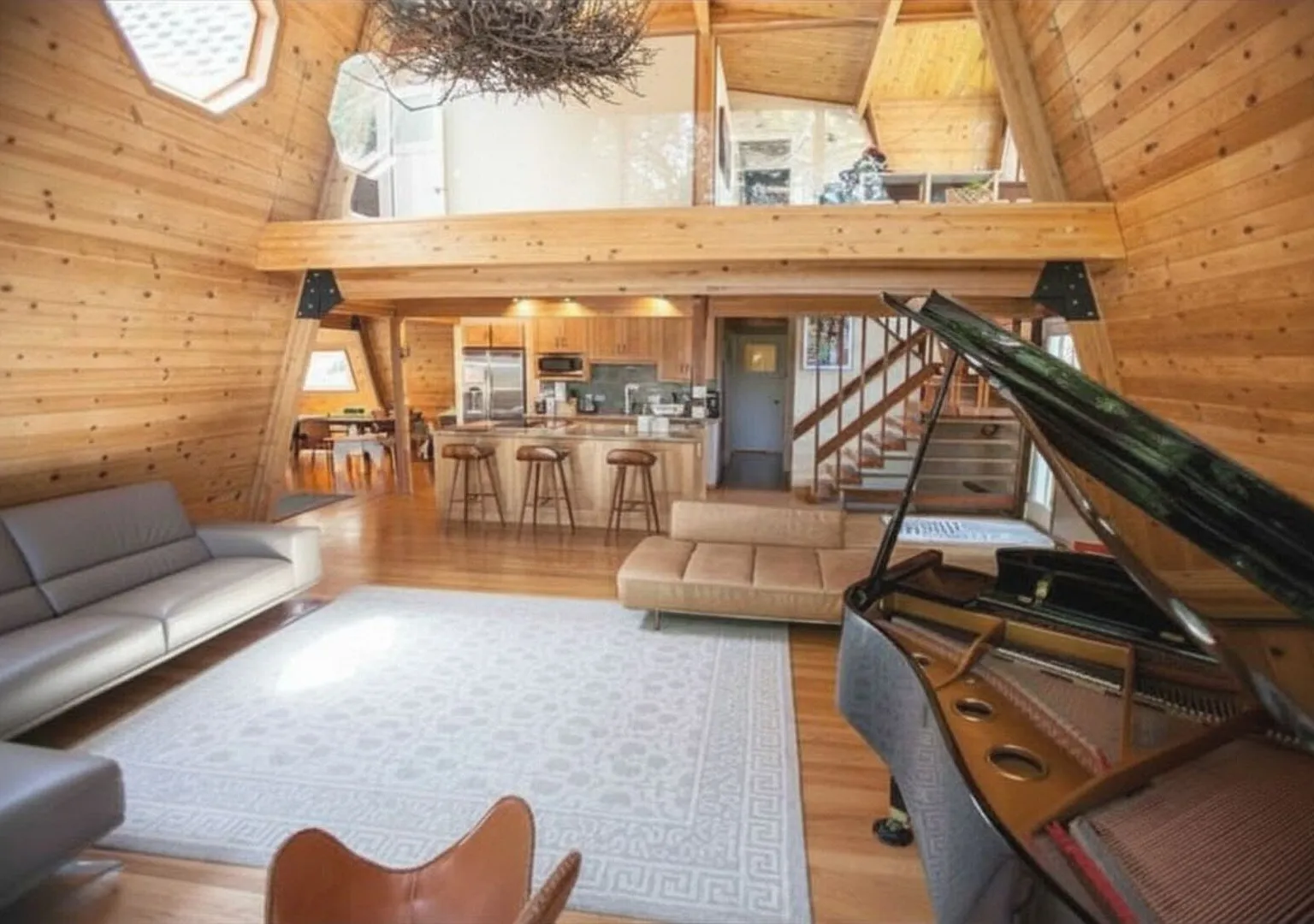 Luxurious Bayview Treehouse: Hot Tub, 15 min to SF — Photo 4