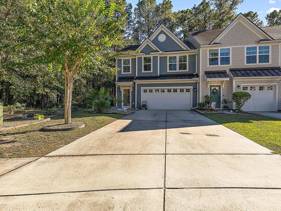219 Grand Palm Ln