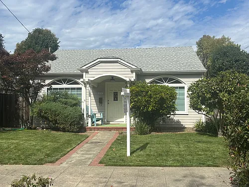 915 Howard St Photo 1