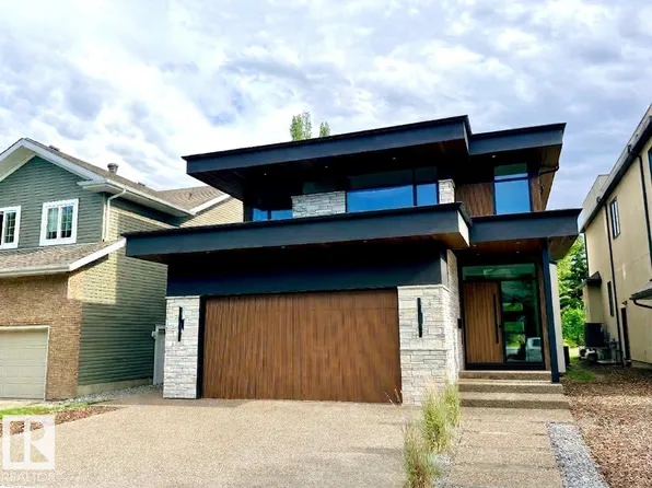8807 99th Ave NW, Edmonton, AB T5H 4N5