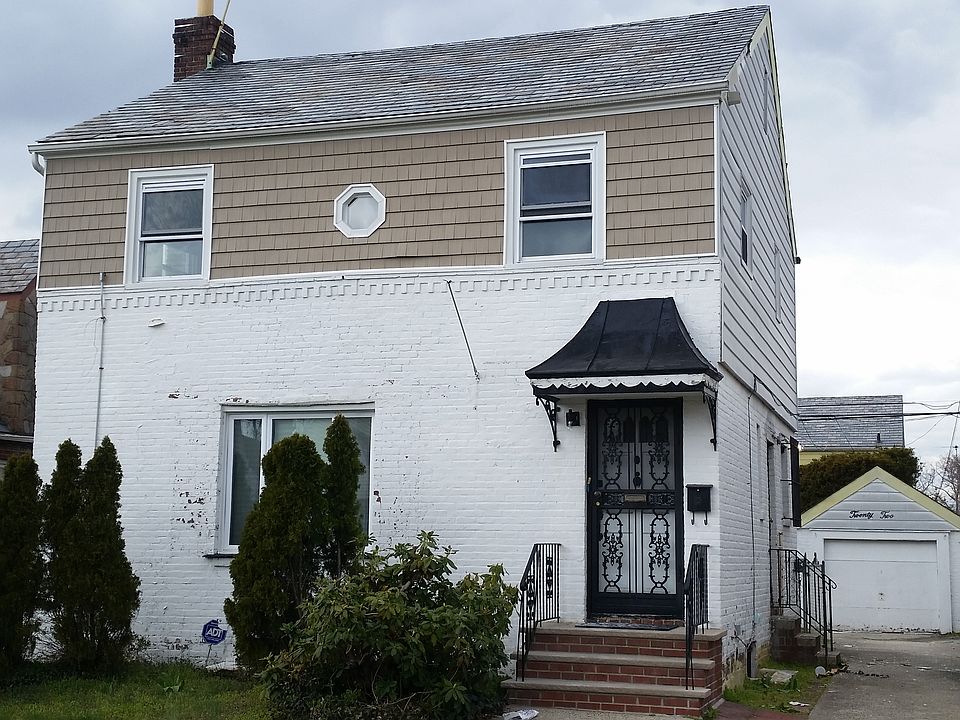 1st image of 118 Ave 225 St #1