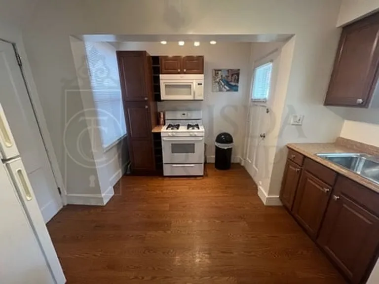 1137 Illinois Ave — Photo 12