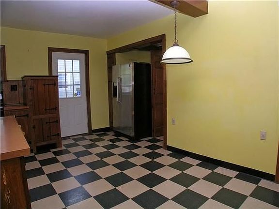 5th image of 238 Cowley Ave