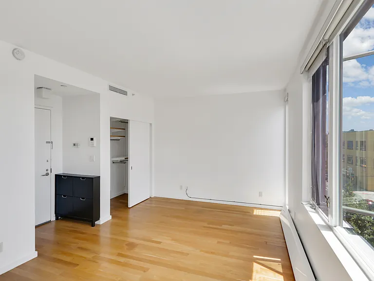 103 3rd St #4 — Photo 4
