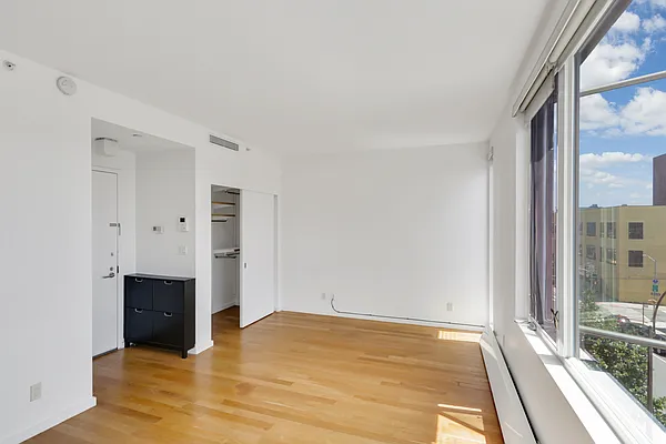 Rented by R New York | media 17