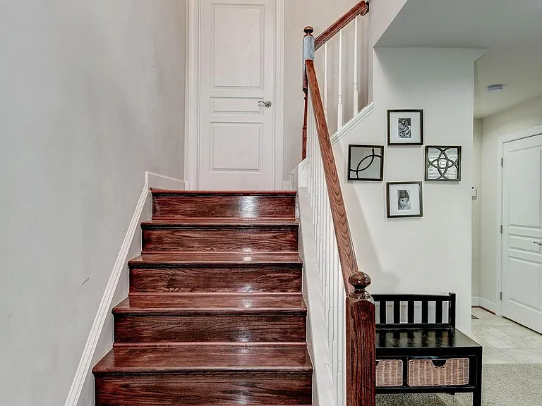 3309 Kemper Rd — Photo 7
