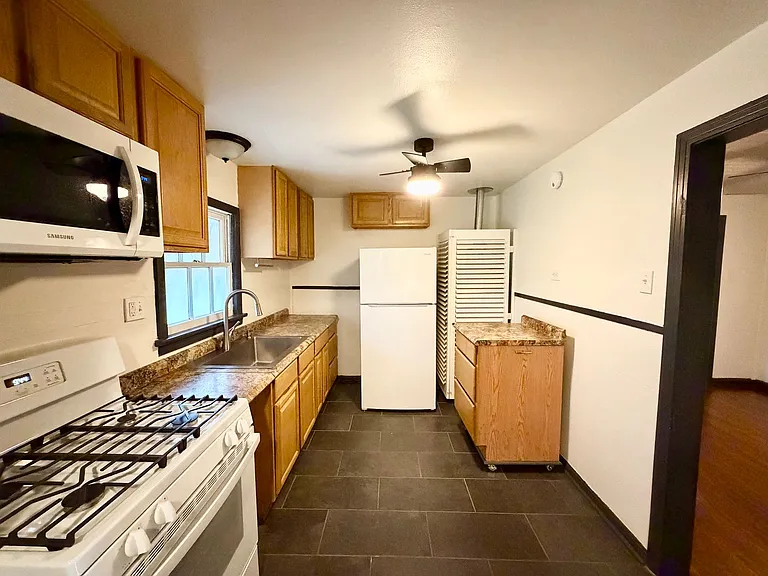 1319 Tabor St — Photo 6