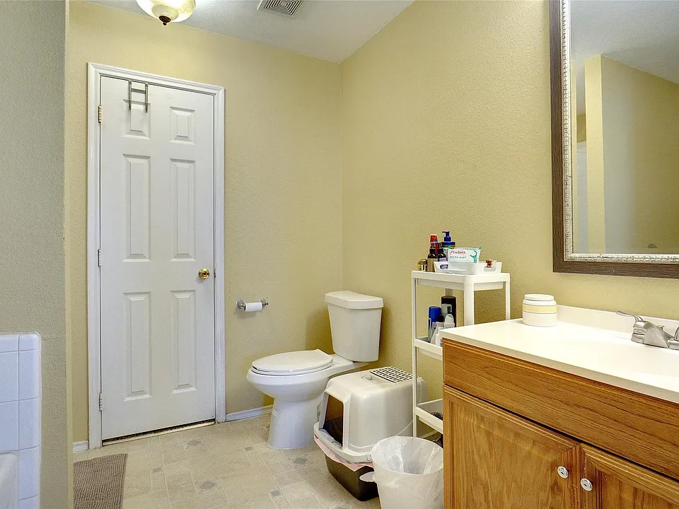 2808 Arbury Dr