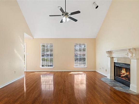 3rd image of 63 Shady Oaks Dr