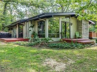 649 Craigwoods Dr, Saint Louis, MO