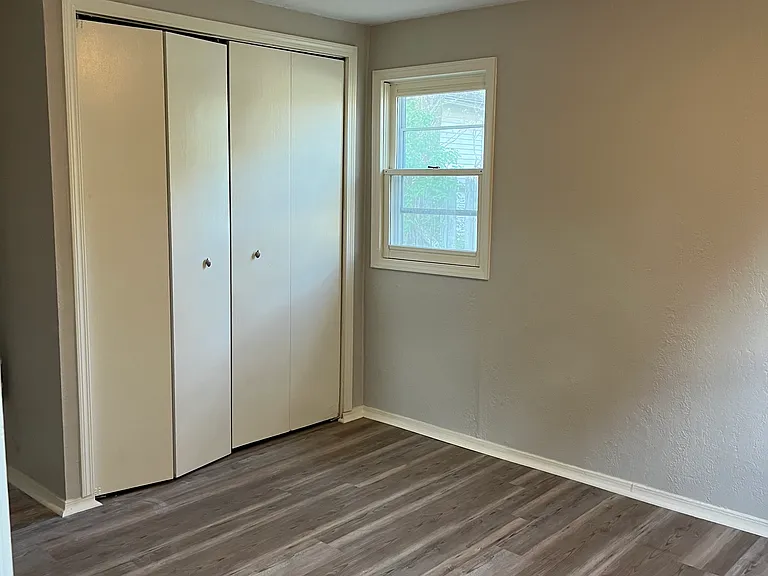 639 Cherry St — Photo 2