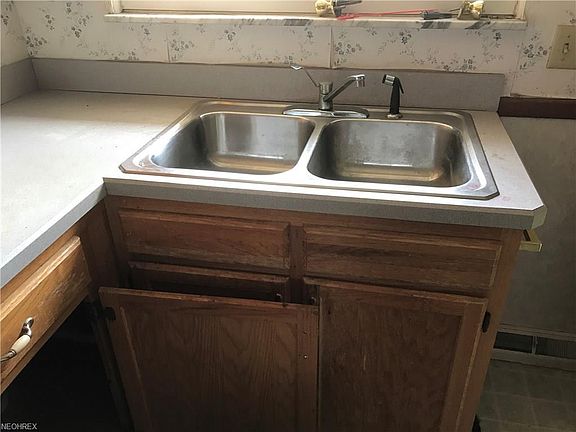 5th image of 4468 W 144th St