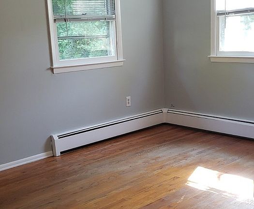 5th image of 9 Dennis Dr