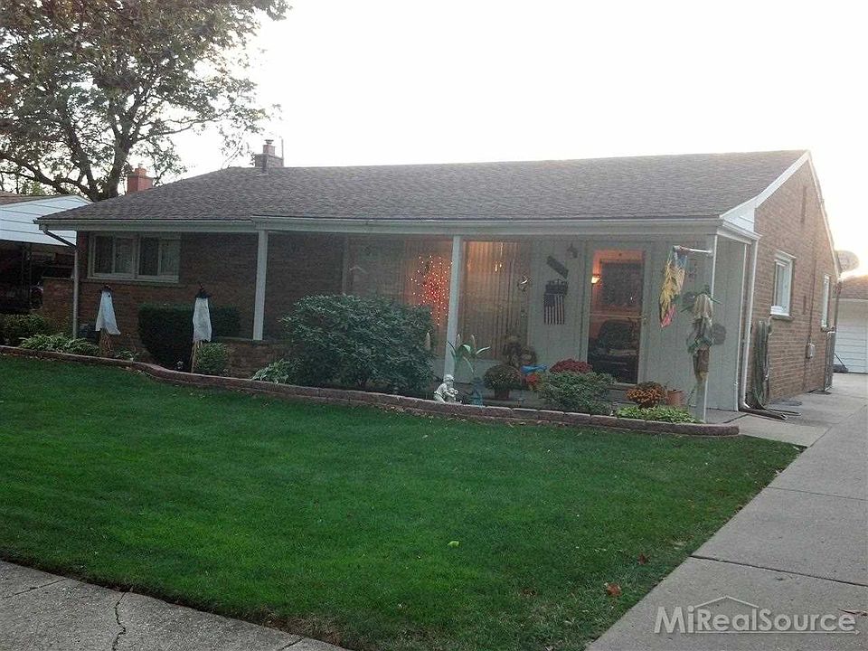 1st image of 32173 Saint Annes Dr
