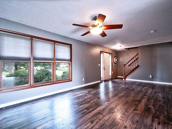 3rd image of 1238 Crimson Leaf Dr
