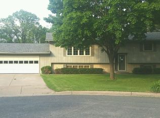 2020 Sunny Ln, Eau Claire, WI 54703