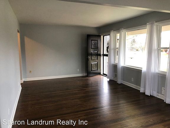 3rd image of 9305 Hacienda Dr