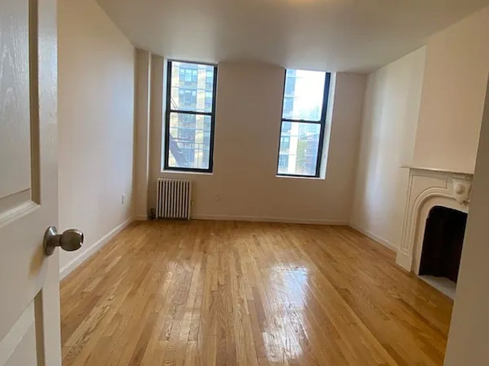2nd image of 1605 2nd Ave APT 3S