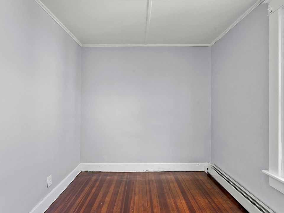 1st image of 4 Amity St #1