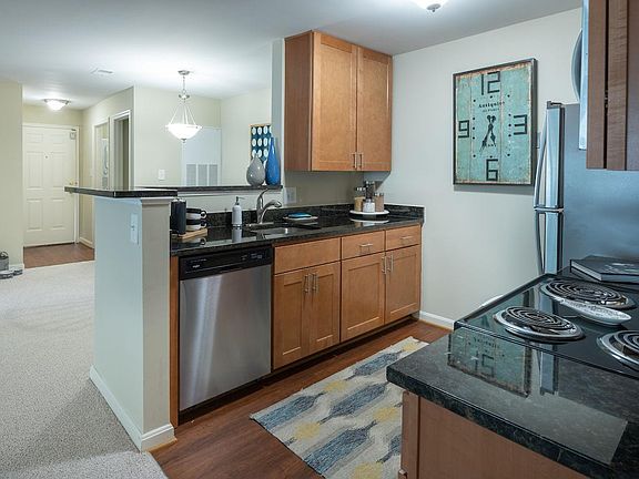 2nd image of 3223 Arrowhead Cir #3202B