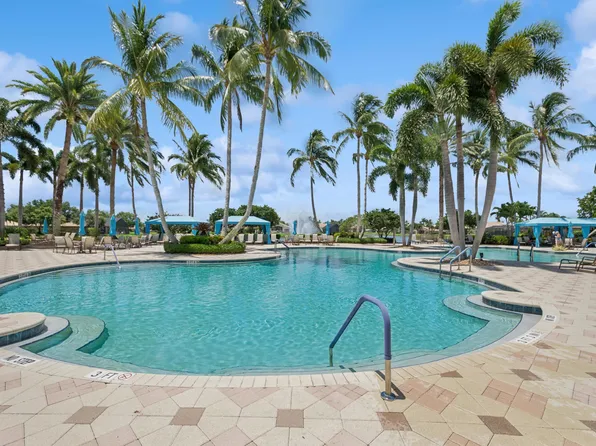 7203 Arcadia Bay Court, Delray Beach, FL 33446