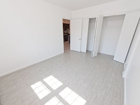 3rd image of 2759 Crescent St APT 3B