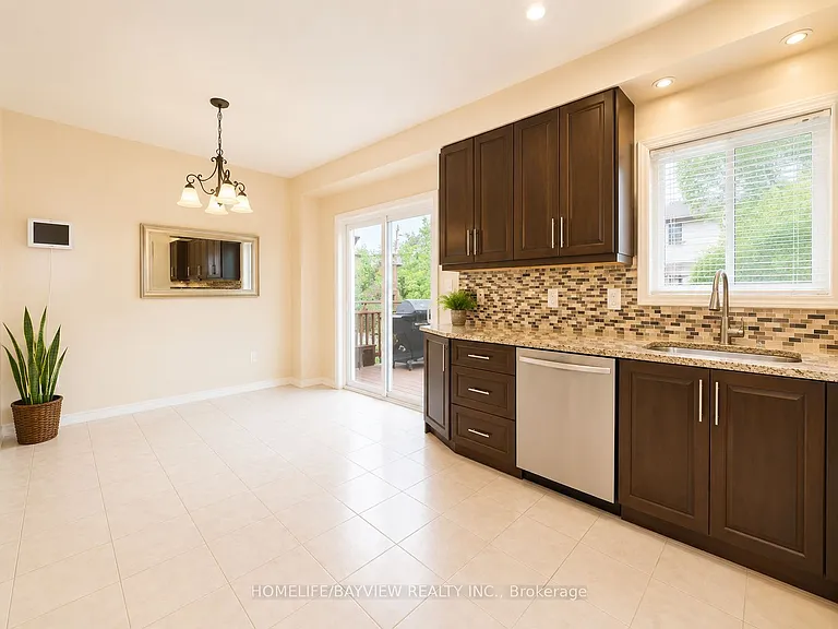 87 English Oak Dr #MAIN — Photo 4