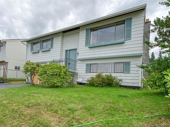 2nd image of 2079 Camosun Cres