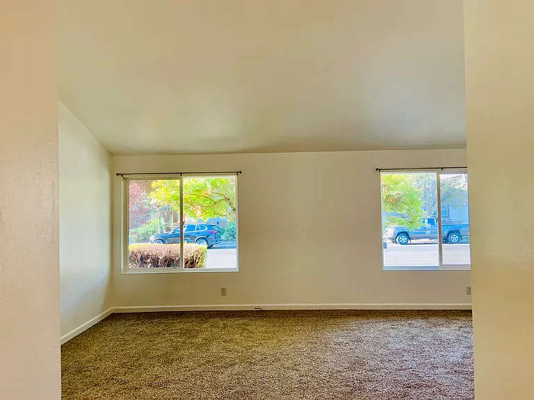 3374 Twin Oaks Dr — Photo 7