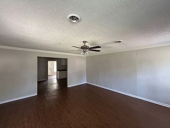 5th image of 8564 Southaven Cir W