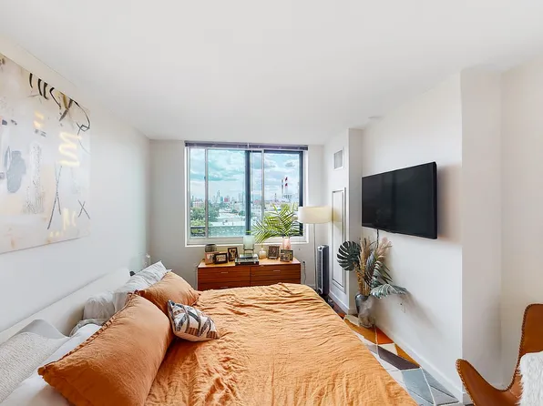 1215 Broadway APT 605, Astoria, NY 11106