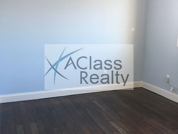 5th image of 3146 47th St