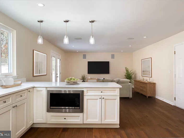 2942 Southaven Dr — Photo 10