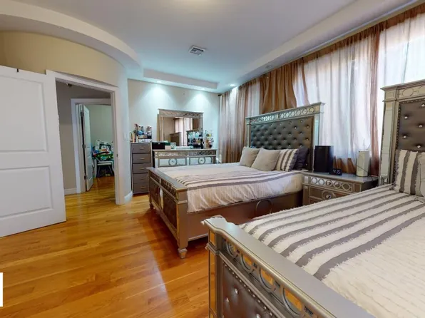 1492 East 12th Street image 5 of 11