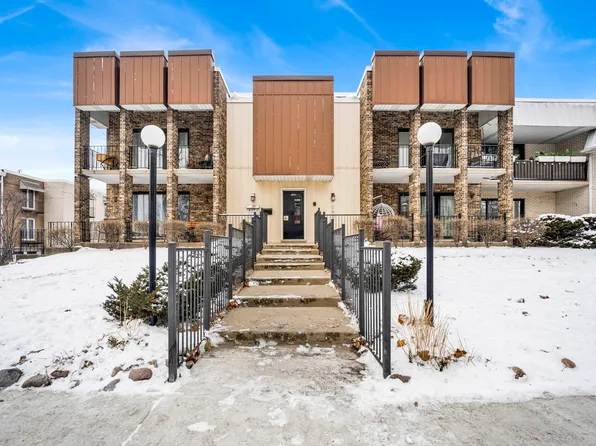 9804 S Karlov Ave #D, Oak Lawn, IL 60453