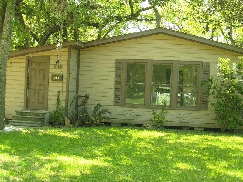 214 Jasmine St, Lake Jackson, TX 77566 Zillow