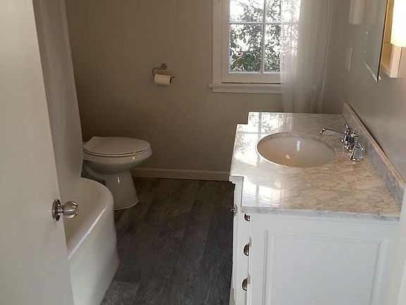 large tub with subway tile