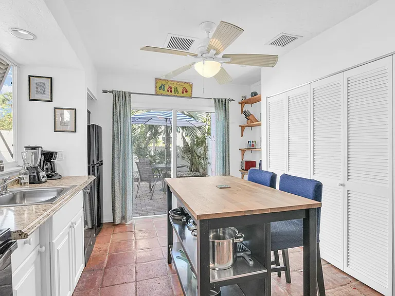 3218 Palm Dr — Photo 17